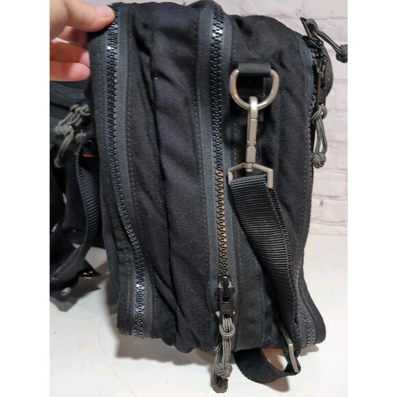 Red Oxx Air Boss Carry-On Travel Bag Luggage W/ Shoulder Strap Made In USA READ - Picture 14 of 16